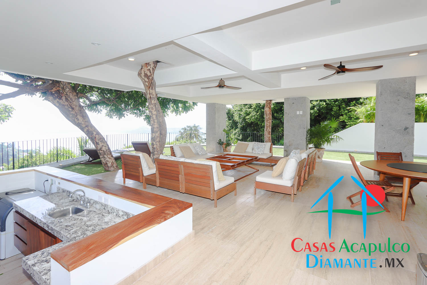 La Roqueta - Terraza familiar con barra bar 1